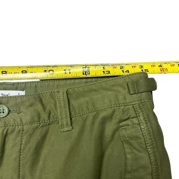 TNA Aritzia Cargo Pants Olive Camo Green Size 6 - Picture 6 of 7